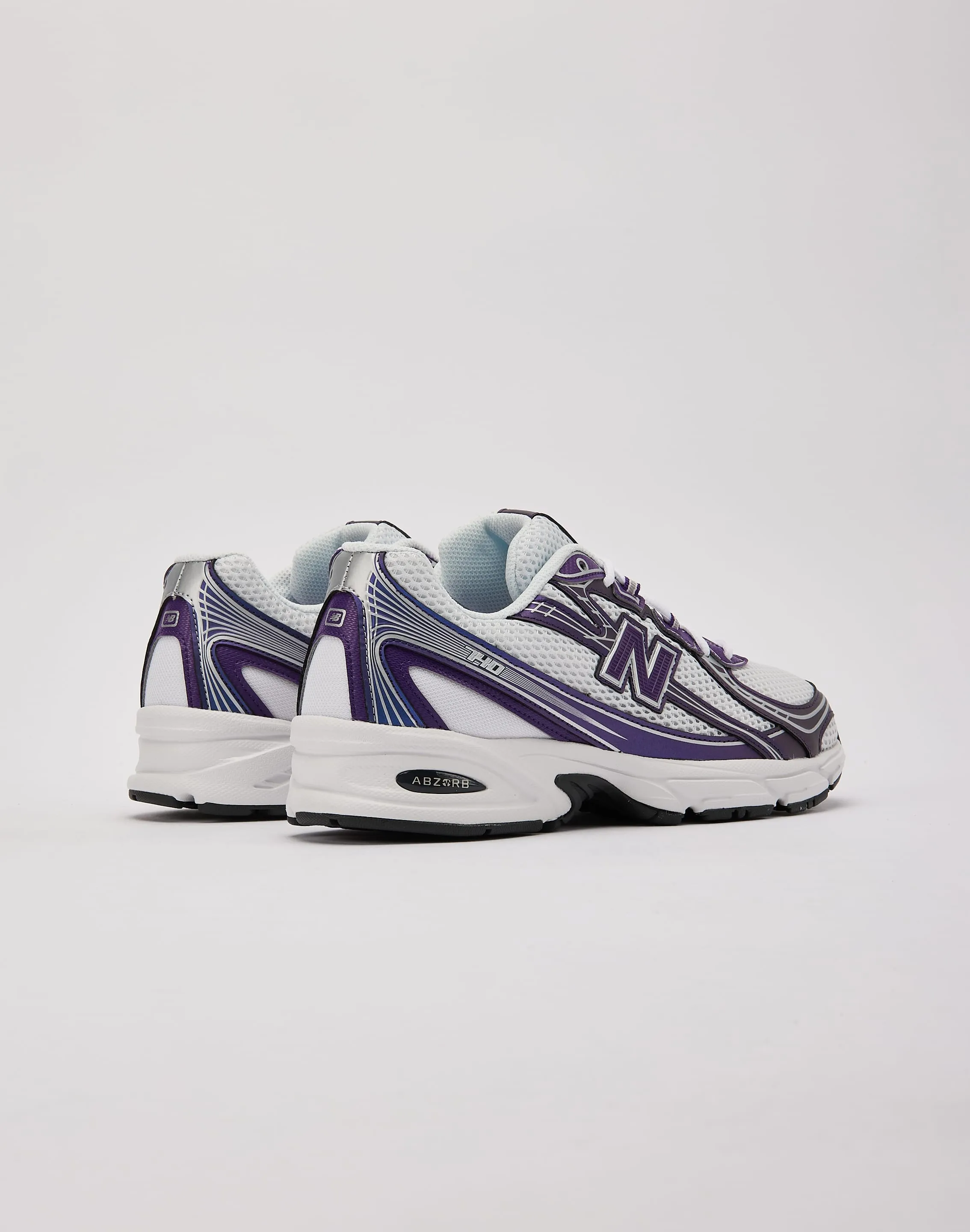 New Balance 740